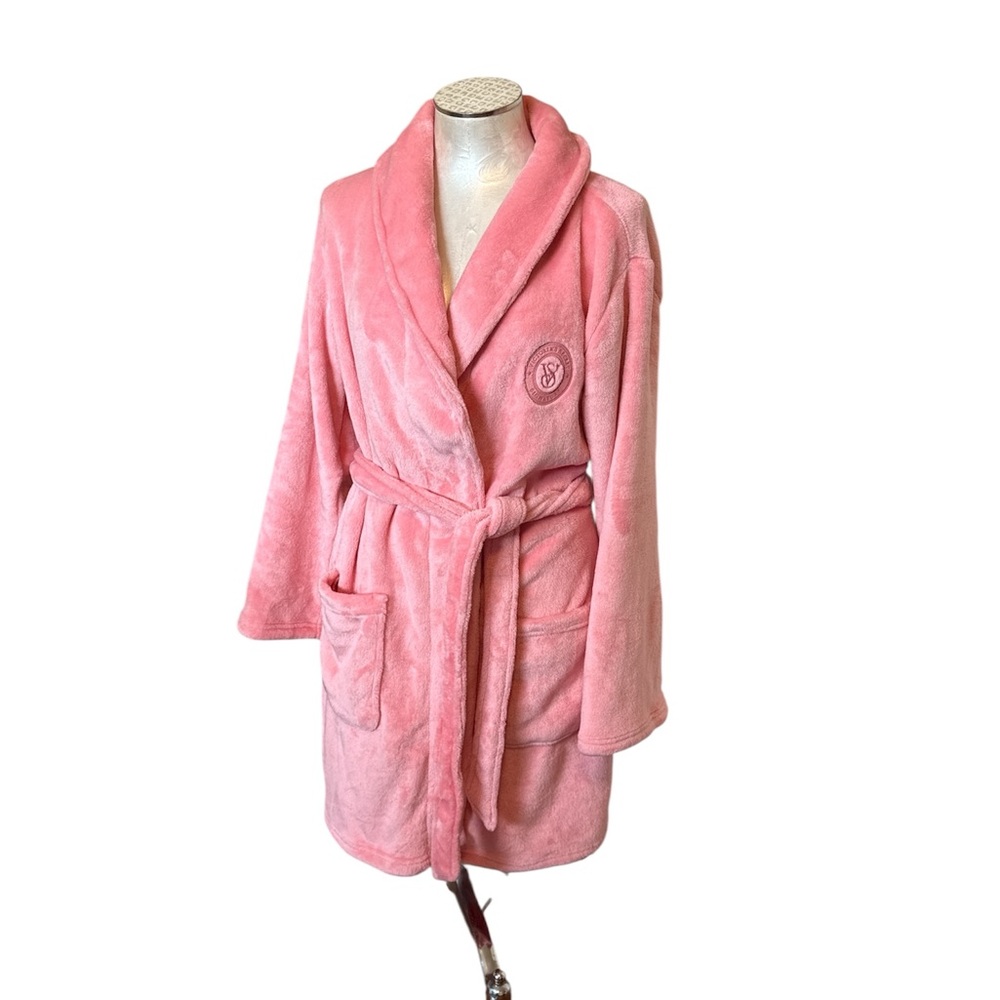 Victoria's Secret Blush Pink Short Plush Robe with front pockets NEW size M/L